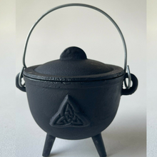 Load image into Gallery viewer, Premium Witches Cast Iron Magic Cauldron