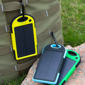Portable Solar Powered Cell Phone Battery Charger | Zincera